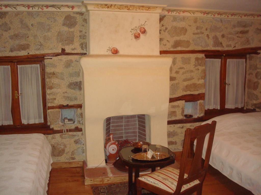 Oikia Alexandrou Traditional Inn 奥纳亚 外观 照片