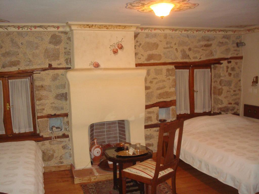 Oikia Alexandrou Traditional Inn 奥纳亚 外观 照片
